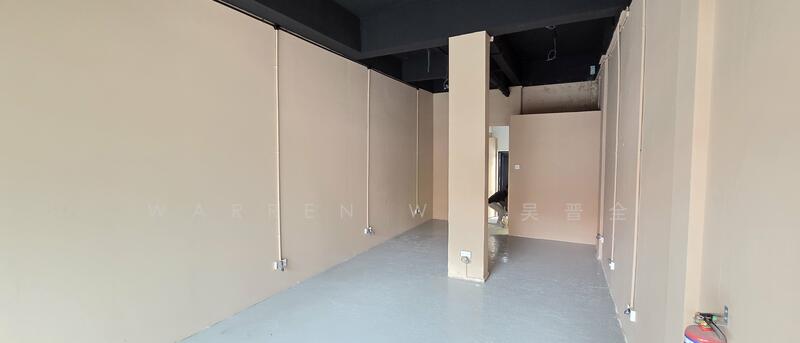 Rarely available. Hoot Kiam road shop for rent, , 450 sqft, Shop / Shophouse For Rent, by Warren Wu 吴晋全, 24610195 - CommercialGuru.com.sg