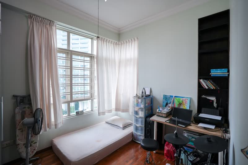 Apleton View, 71 Sinaran Drive, 3 Bedrooms, 1,227 sqft, Apartment For Sale, by Faith Lee, 24610272 - Common Bedroom (3) - PropertyGuru.com.sg