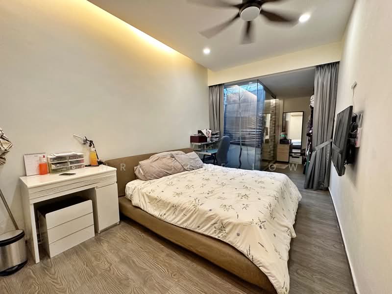 For Sale - D21 Beautiful 99yr Inter-Terrace with Back Garden Park 2 cars