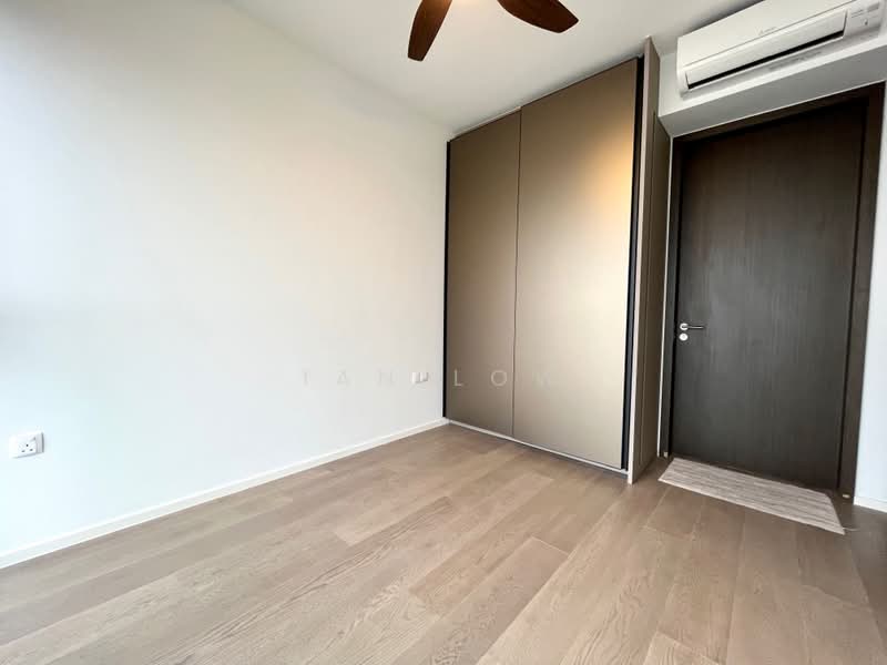 Avenue South Residence, 11 Silat Avenue, 3 Bedrooms, 947 sqft, Condominium For Rent, by Ian Low, 24611006 - Master bedroom pic 3 - PropertyGuru.com.sg