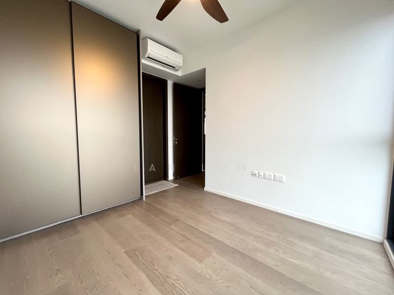 Avenue South Residence, 11 Silat Avenue, 3 Bedrooms, 947 sqft, Condominium For Rent, by Ian Low, 24611006 - Master bedroom pic 2 - PropertyGuru.com.sg