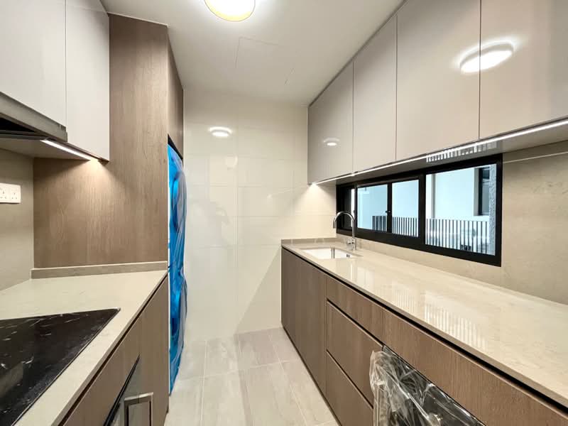 Avenue South Residence, 11 Silat Avenue, 3 Bedrooms, 947 sqft, Condominium For Rent, by Ian Low, 24611006 - Sleek & functional kitchen - PropertyGuru.com.sg