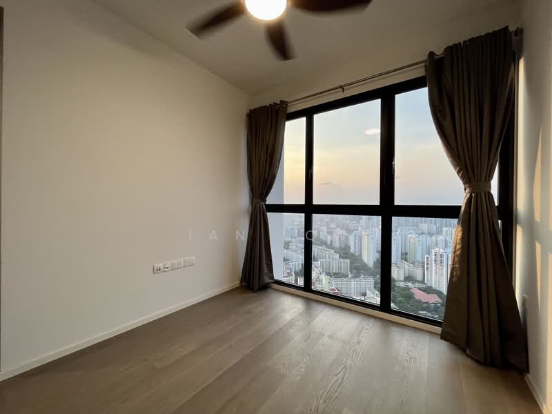 Avenue South Residence, 11 Silat Avenue, 3 Bedrooms, 947 sqft, Condominium For Rent, by Ian Low, 24611006 - Spacious master bedroom - PropertyGuru.com.sg