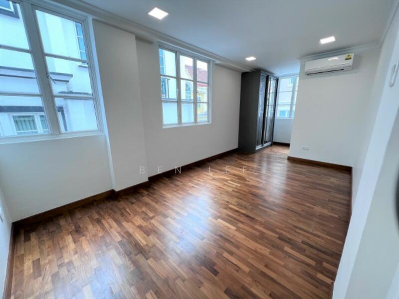 Burgundy drive Semi-Detached House For Sale at S$ 3,680,000 | PropertyGuru Singapore