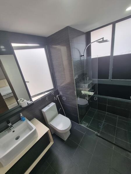 well ventilated bathroom 
