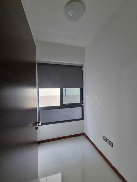 walk in wardrobe, home office, guest room 