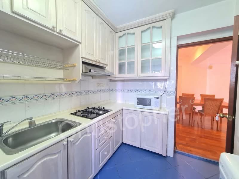 Surrey Court, Newton, Surrey, Lincoln Rd, Thomson, Novena MRT, 2 Bedrooms, 800 sqft, Apartment For Rent, by Christopher Ngo, 24614054 - PropertyGuru.com.sg