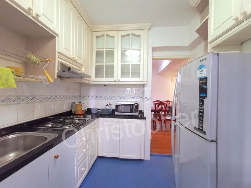Surrey Court, Newton, Surrey, Lincoln Rd, Thomson, Novena MRT, 2 Bedrooms, 800 sqft, Apartment For Rent, by Christopher Ngo, 24614054 - PropertyGuru.com.sg