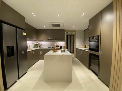 For Sale - Pinetree Hill