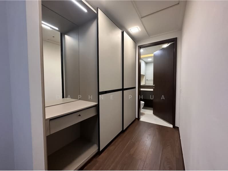 D'Nest, 131 Pasir Ris Grove, 1 Bedroom, 484 sqft, Condominium For Rent, by Daphne Phua, 24619085 - Ample storage, well designed with a dresser as well - PropertyGuru.com.sg