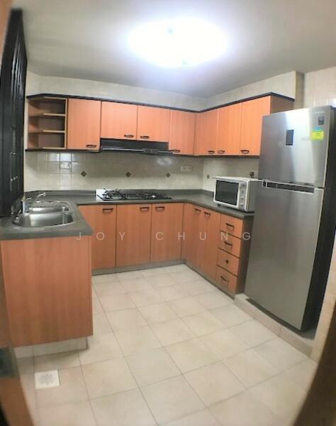 Closed Kitchen with Yard, Utility room, & WC