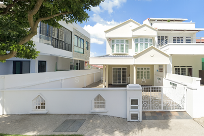 For Sale - Huge 2 Storey Corner Terrace within 5 Mins walk To Amenities & Good Schools