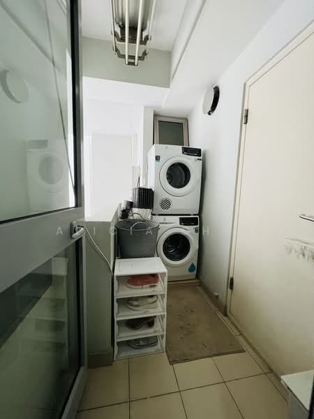 Hillview Regency, 26 Bukit Batok East Avenue 2, 2 Bedrooms, 969 sqft, Condominium For Rent, by Alicia Chan, 24622549 - PropertyGuru.com.sg