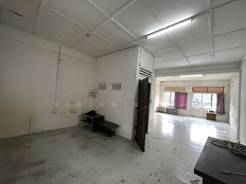 Geylang main road between lorong 34 and 32, , Studio, 1,150 sqft, Shophouse For Rent, by Penjamin Goh, 24625695 - PropertyGuru.com.sg