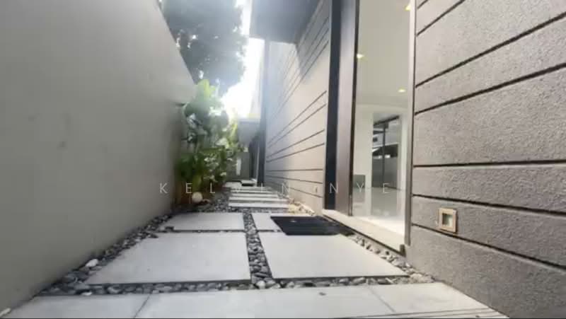 摩登房子靠近南阳小学 Modern Bungalow near Nanyang Primary School, , 5 Bedrooms, 7,400 sqft, Bungalow House For Rent, by Kelvin Nye, 24625721 - PropertyGuru.com.sg