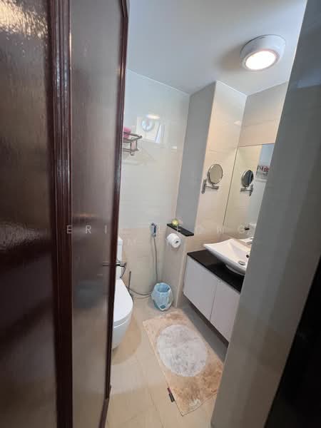 Villa De West, 385 Pasir Panjang Road, 3 Bedrooms, 1,378 sqft, Condominium For Rent, by Eric Leong M.Y., 24625757 - PropertyGuru.com.sg