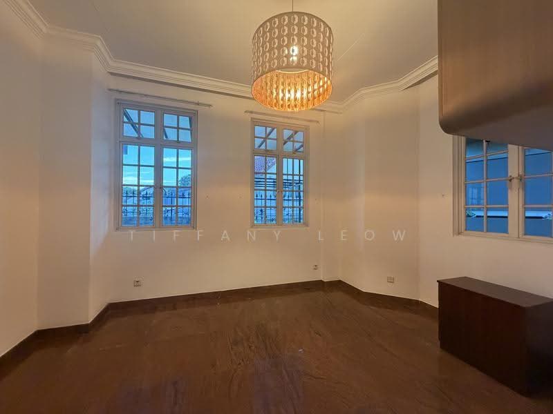 *** 15M FRONTAGE!!! 2.5 STY SEMI-D NEAR BRIGHT HILL MRT, THOMSON PLAZA VICINITY, 6 Bedrooms, 4,500 sqft, Semi-Detached House For Sale, by Tiffany Leow, 24627047 - PropertyGuru.com.sg