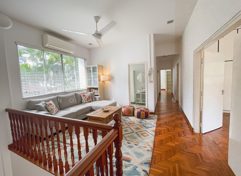 For Rent - Charming Bungalow at Hillcrest Rd with large yard and Pool