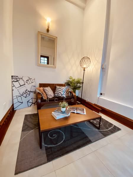 Holland/Bukit Timah Rare Apt Living in a Good Class Bungalow, Victoria Park, 2 Bedrooms, 1,500 sqft, Good Class Bungalow For Rent, by Torie Frances Doshi, 24632102 - PropertyGuru.com.sg