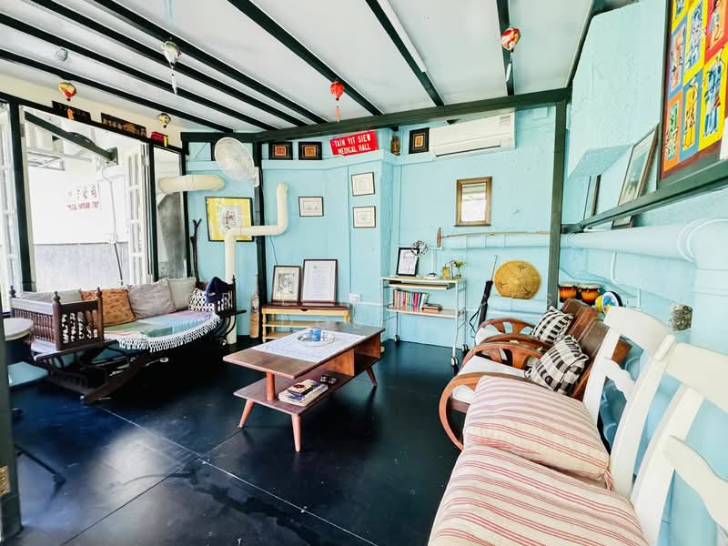 Holland/Bukit Timah Rare Apt Living in a Good Class Bungalow, Victoria Park, 2 Bedrooms, 1,500 sqft, Good Class Bungalow For Rent, by Torie Frances Doshi, 24632102 - PropertyGuru.com.sg