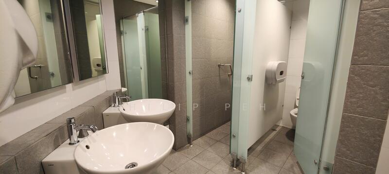 Center of CBD, High Floor, Connected to MRT, Squarish Layout, Raffles Quay, Boat Quay / Raffles Place / Marina, 1,365 sqft, Office For Rent, by Philip Peh, 24632207 - CommercialGuru.com.sg