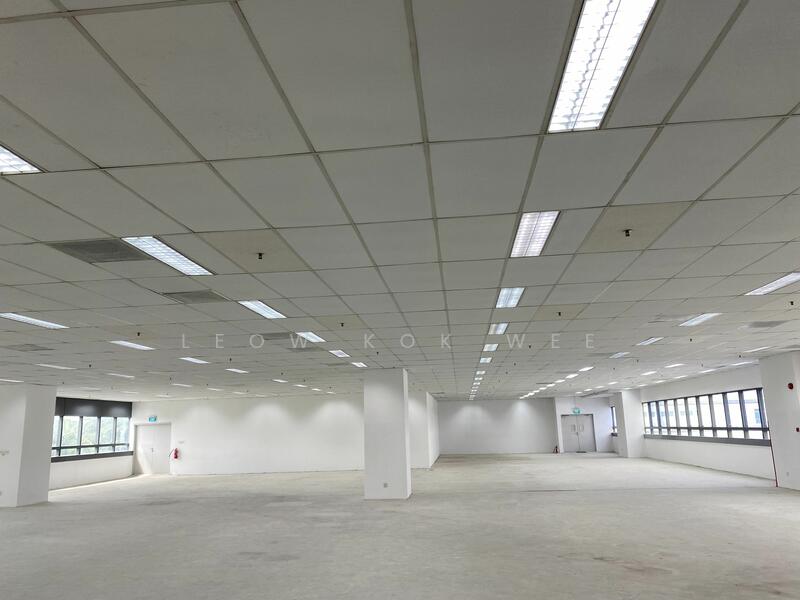 4.6m high industrial office with air condition foodcourt/ gym / tennis courts, Ang mo Kim, 5,000 sqft, Light Industrial (B1) For Rent, by Leow Kok Wee, 24634476 - CommercialGuru.com.sg