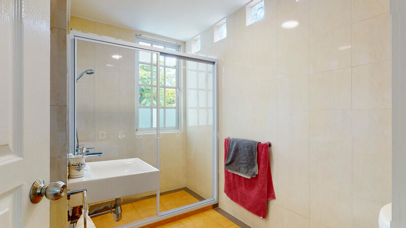 Elegant Bukit Timah Semi- D with pool 4 + helpers, Jalan Pandan, 4 Bedrooms, 3,300 sqft, Semi-Detached House For Rent, by Deborah Law, 24634579 - Common Bathroom - PropertyGuru.com.sg