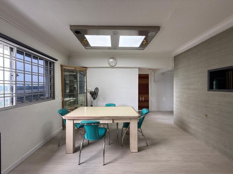 For Rent - 558 Jurong West Street 42