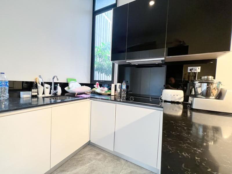 Martin Modern, 10 Martin Place, Orchard / River Valley, 2 Bedrooms, 883 sqft, Apartment For Rent, by Lim Sheng Loo, 24636291 - PropertyGuru.com.sg