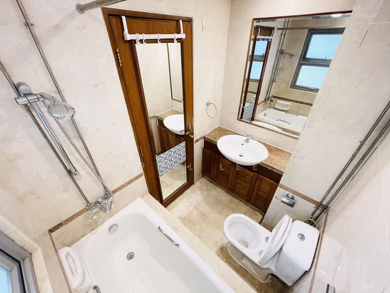 The Oxley, 9 Oxley Rise, 2 Bedrooms, 786 sqft, Apartment For Rent, by April Lee, 24638916 - Master Bathroom - PropertyGuru.com.sg