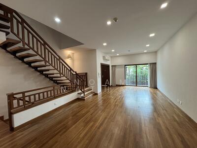 For Rent - 4br Corner Townhouse @ Barker Rd