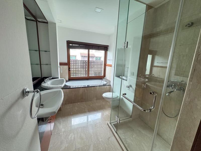 4br Corner Townhouse @ Barker Rd, Newton / Novena, 4 Bedrooms, 2,800 sqft, Townhouse For Rent, by Noam Nathan, 24638973 - Bathroom - PropertyGuru.com.sg