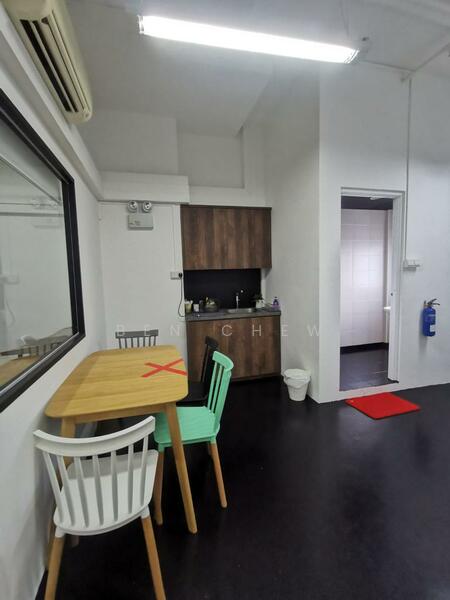Tradehub 21, 18 Boon Lay Way, 130 sqft, Light Industrial (B1) For Rent, by Ben Chew, 24640718 - CommercialGuru.com.sg