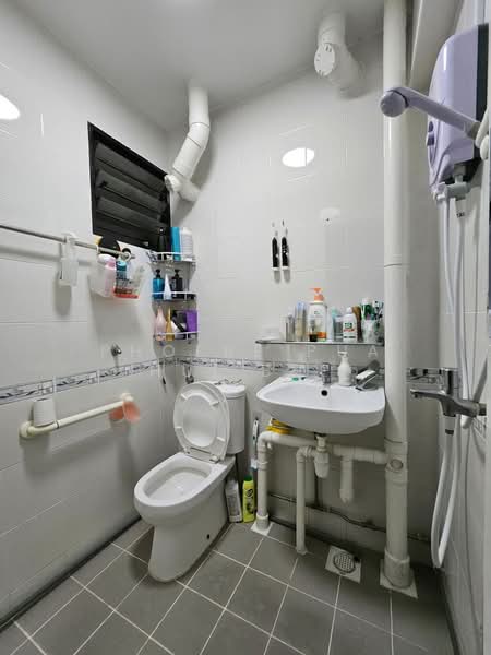 461 Ang Mo Kio Avenue 10, 461 Ang Mo Kio Avenue 10, 2 Bedrooms, 731 sqft, HDB Flat For Rent, by Phoebe Pua Hui Bee, 24642470 - PropertyGuru.com.sg