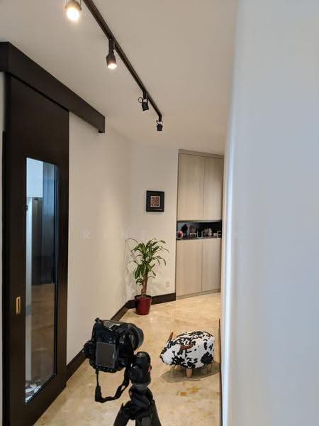 Harvest Mansions, 550 Havelock Road, Alexandra / Commonwealth, 5 Bedrooms, 2,100 sqft, Apartment For Rent, by Irene Quek, 24642706 - To kitchen door - PropertyGuru.com.sg