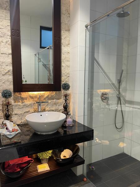 Resort-Style Freehold Bungalow @ Siglap, Siglap Avenue, 9 Bedrooms, 10,000 sqft, Bungalow House For Sale, by Sheela Ferozkhan, 24643034 - PropertyGuru.com.sg