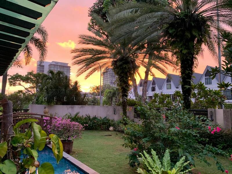 Resort-Style Freehold Bungalow @ Siglap, Siglap Avenue, 9 Bedrooms, 10,000 sqft, Bungalow House For Sale, by Sheela Ferozkhan, 24643034 - PropertyGuru.com.sg