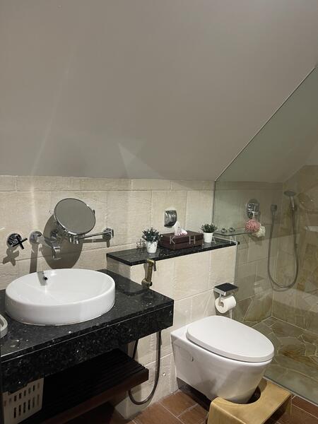 Resort-Style Freehold Bungalow @ Siglap, Siglap Avenue, 9 Bedrooms, 10,000 sqft, Bungalow House For Sale, by Sheela Ferozkhan, 24643034 - PropertyGuru.com.sg