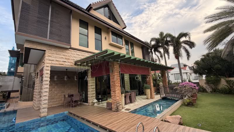 Resort-Style Freehold Bungalow @ Siglap, Siglap Avenue, 9 Bedrooms, 10,000 sqft, Bungalow House For Sale, by Sheela Ferozkhan, 24643034 - PropertyGuru.com.sg