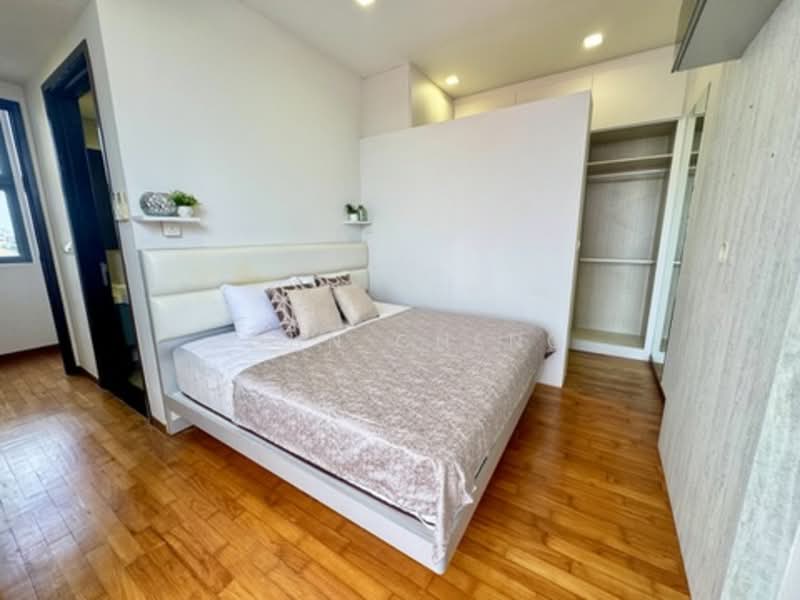 For Sale - Straits Residences