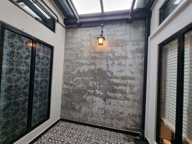 71 Seng Poh Road, 71 Seng Poh Road, 2 Bedrooms, 1,001 sqft, Walk-up Apartment For Sale, by James Chui, 24645966 - PropertyGuru.com.sg