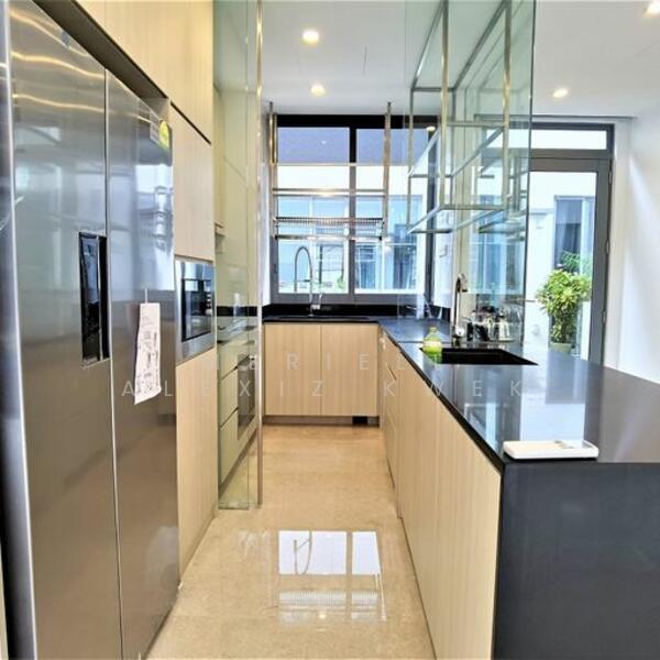 dry kitchen