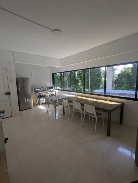 Pasir Panjang MRT Master Bedroom, pasir panjang road, Room Rental, 250 sqft, Walk-up Apartment For Rent, by Meiling Hua, 24648423 - PropertyGuru.com.sg