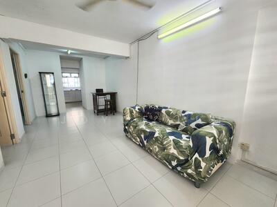 For Rent - 4 Holland Close