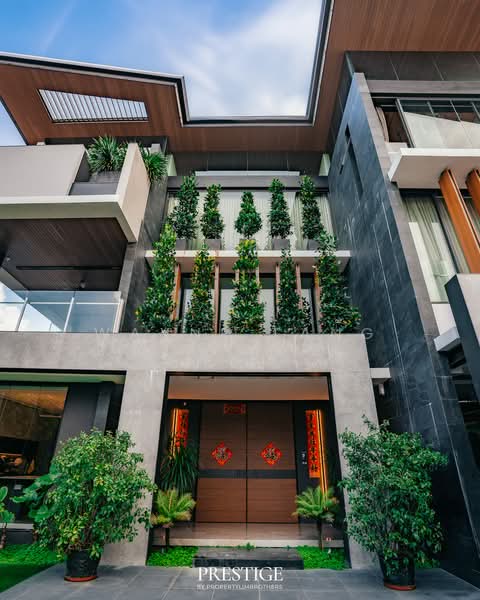 Lengkok Mariam Bungalow House For Sale at S$ 12,500,000 | PropertyGuru Singapore