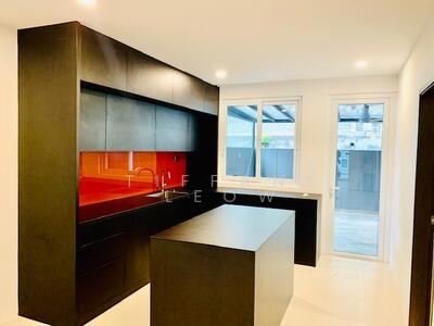 For Rent - *** BRAND NEW 2.5 STY TERR! NEXT TO THOMSON PLAZA & MRT!!!