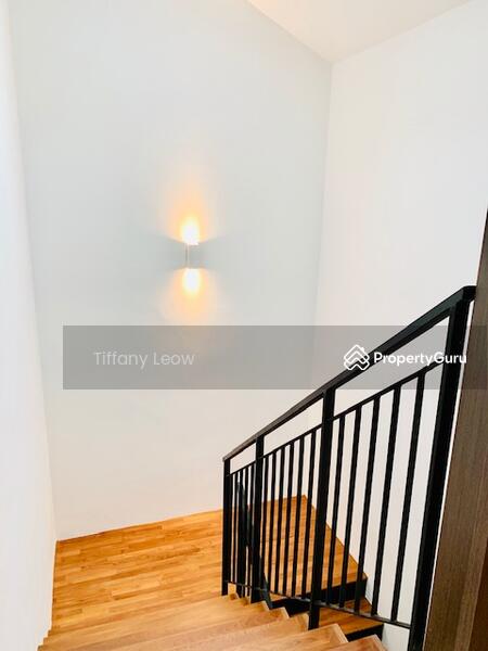 For Rent - MODERN 2.5 STY TERR NEXT TO THOMSON PLAZA!!