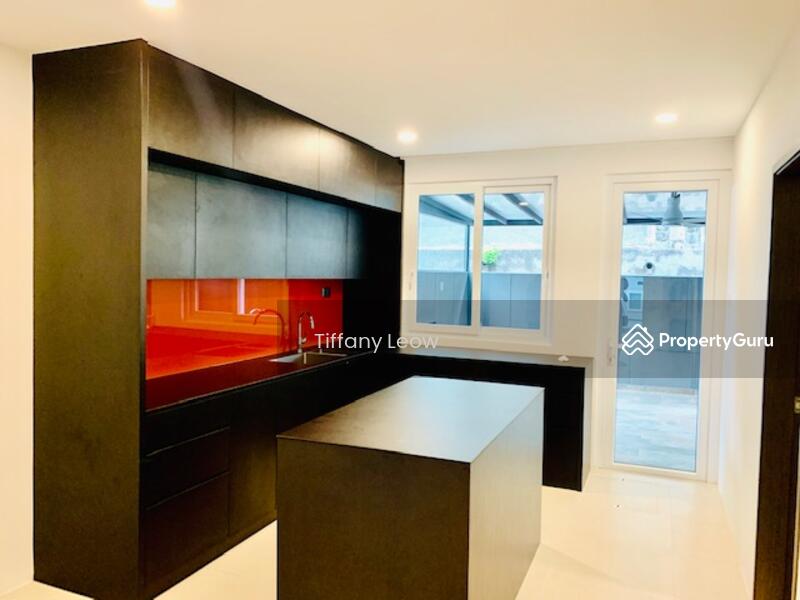 For Rent - MODERN 2.5 STY TERR NEXT TO THOMSON PLAZA!!