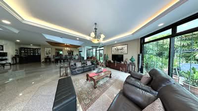 For Sale - Spacious Freehold Semi-D