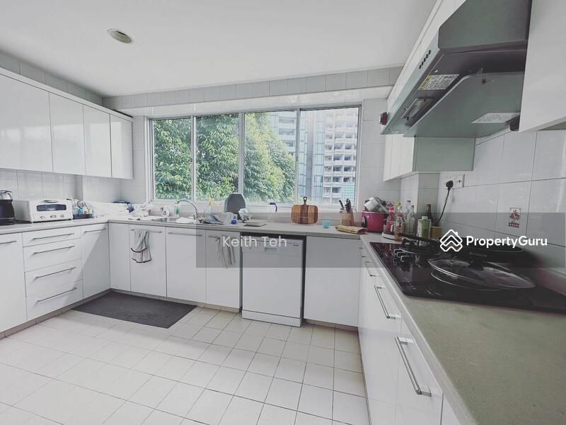 For Rent - Good Size Apartment@ Queensway
